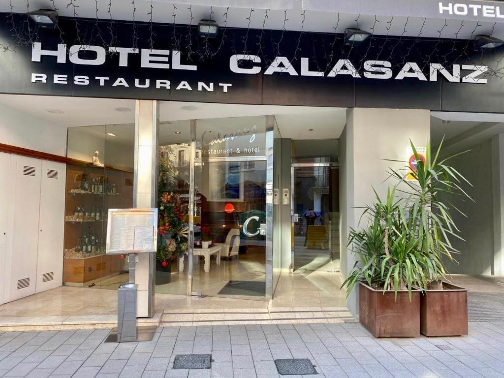 Hotel Calasanz モリンス・デ・レイ エクステリア 写真